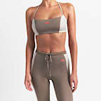 Leggings de tiro alto de 66 cm con estribo y cordón de ajuste para mujer NikeSKIMS Shine