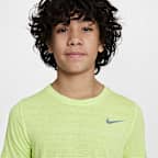 Nike Dri-FIT Miler Older Kids' (Boys') Training Top