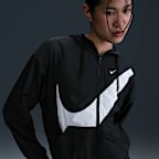 Chamarra holgada con logotipo, cierre completo y protección contra los rayos UV para mujer Nike Sportswear Classic