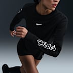 เสื้อยืดเอวลอยแขนยาว Dri-FIT ผู้หญิง Nike Pro