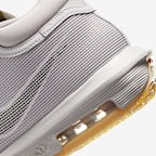 LeBron Witness 8 EP Basketball Shoes