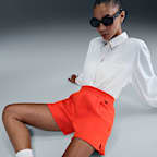 Nike 24.7 ImpossiblySoft Dri-FIT ledig shorts med mellomhøyt liv til dame (10 cm)