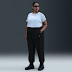 Playera con logotipo talla grande para mujer Nike Sportswear Essentials