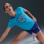 Playera de correr de manga corta Dri-FIT para mujer Nike Swift