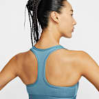 สปอร์ตบราผู้หญิงเสริมฟองน้ำ Nike Swoosh Medium Support