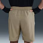 Shorts versátiles Dri-FIT de 23 cm sin forro para hombre Nike Form