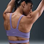 Bra deportivo de baja sujeción con almohadillas para mujer Nike Zenvy Rib