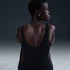 Traje de baño de una sola pieza de altura baja en las piernas y espalda en U Nike Swim HydraStrong para mujer