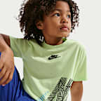 Playera oversized para niños talla pequeña Nike In The Zone