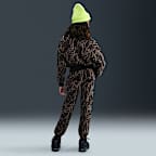 Sudadera con cuello redondo y estampado de Boxy para niña talla grande Nike Sportswear Club Fleece