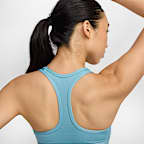 สปอร์ตบราผู้หญิงเสริมฟองน้ำ Nike Swoosh Medium Support