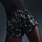 Shorts Dri-FIT estampados con forro de ropa interior para mujer Nike One