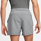 Shorts versátiles Dri-FIT de 13 cm sin forro para hombre Nike Form