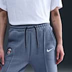 Calças desportivas de futebol em lã cardada com cintura normal Nike Tech Paris Saint-Germain para mulher