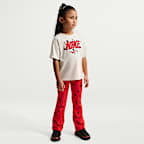 Playera de corte cuadrado para niños talla pequeña Nike Cherry