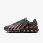 Tenis para hombre Nike Air Max Dn8 - Gris oscuro/Escarcha naranja/Negro
