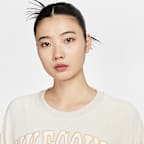 NikeCourt Heritage Women's Over-Oversized Crew-Neck Graphic Tennis Sweatshirt