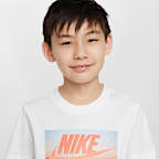 Playera para niños talla grande Nike Sportswear