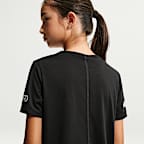 Playera de entrenamiento de manga corta Dri-FIT para niña talla grande Nike Pro