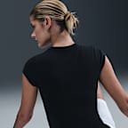 ナイキ スポーツウェア ウィメンズ タイト ショートスリーブ グラフィック Tシャツ