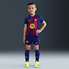 FC Barcelona 2026 Stadium Home dreiteiliges Nike Replika Fußballtrikot-Set (jüngere Kinder)