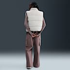 Γυναικείο αμάνικο μπουφάν Therma-FIT σε φαρδιά γραμμή Nike Sportswear Classic Puffer