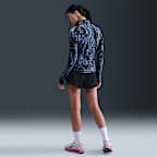 เสื้อวิ่งซิปสั้นกันยูวีพิมพ์ลายผู้หญิง Dri-FIT Nike Swift