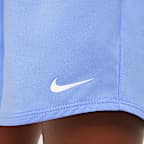 Shorts de entrenamiento de tejido Woven Dri-FIT de tiro alto para niña talla grande Nike One