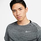 Nike Dri-FIT ADV TechKnit Ultra 男款短袖跑步上衣