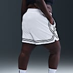 Shorts de básquetbol Dri-FIT de 13 cm para mujer Nike Crossover
