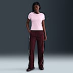 Slank Nike Sportswear-croptop til kvinder