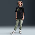 Playera de fútbol Nike para niños talla grande Mallory Swanson "So Win" - Negro