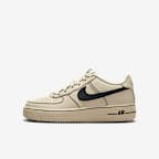 Light Khaki/Black