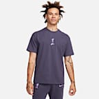 Liverpool F.C. Premium Essentials Men's Nike Football T-Shirt