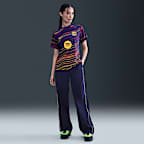 FC Barcelona Academy Pro Home Nike Dri-FIT Pre-Match Kurzarm-Fußballoberteil (Damen)