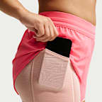 Shorts de correr Dri-FIT de tiro medio 2 en 1 para mujer Nike Swift