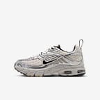 Light Bone/Metallic Silver/Light Orewood Brown/Black