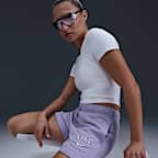 Shorts con gráfico de tiro medio de 10 cm para mujer Nike Sportswear Club Fleece