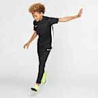 Nike Dri-FIT Academy Older Kids' Short-Sleeve Football Top