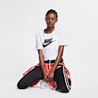 Nike Sportswear Essential Women's Cropped Logo T-Shirt