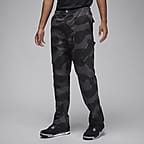 Jordan Essentials Men's Chicago Trousers. Nike SK