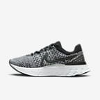Black/Grey Fog/White/Dark Smoke Grey
