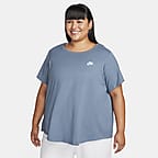 Nike Sportswear Club Essentials Women's T-Shirt (Plus Size).