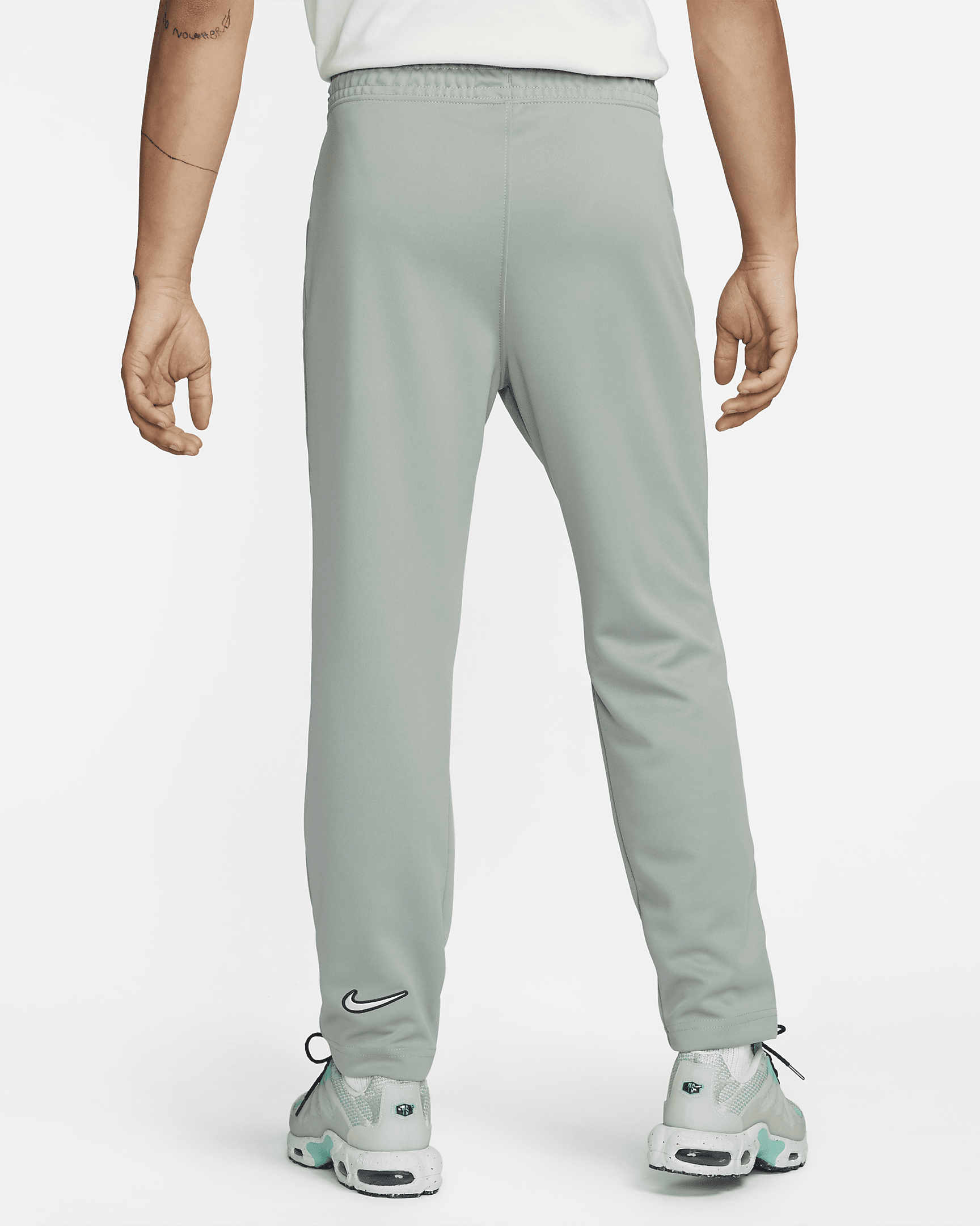 Nike Sportswear Trend Men's Pintuck Trousers. Nike AE