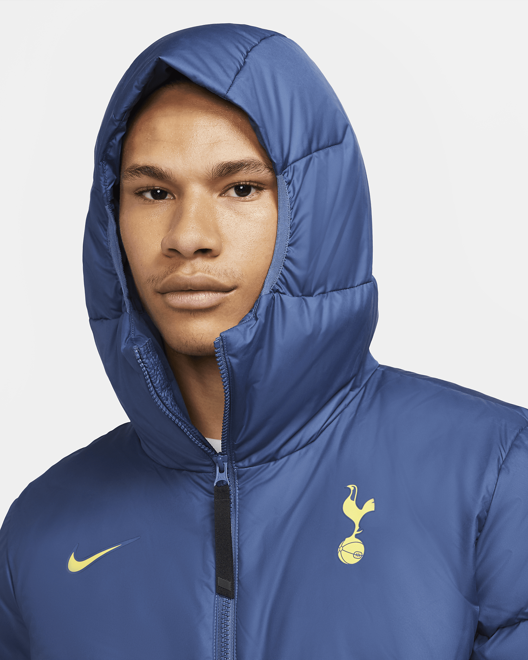 Tottenham Hotspur Strike Men's Football Down Jacket. Nike AE
