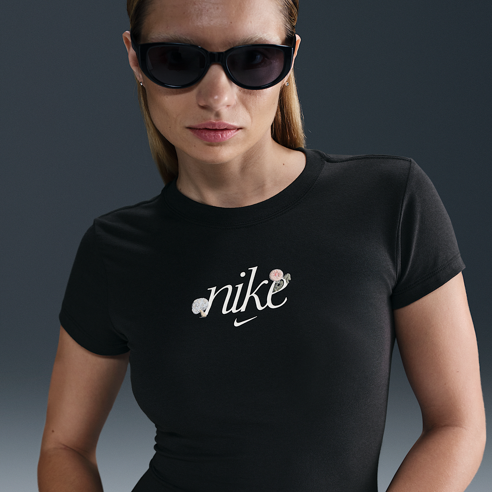 Nike Sportswear Chill Knit Women's Slim Graphic T-Shirt