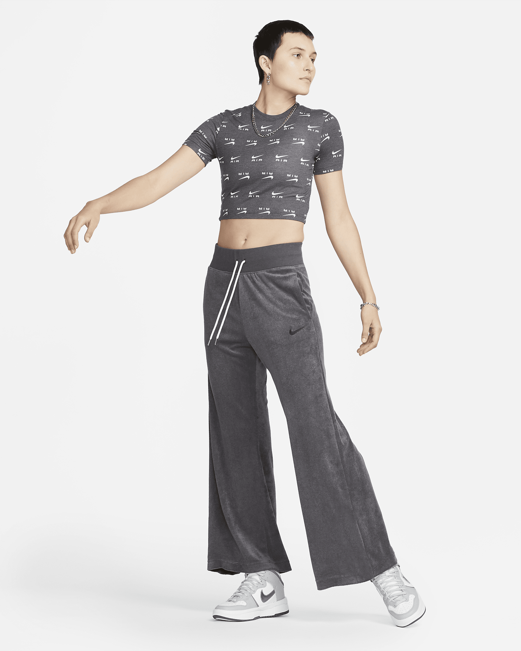 womens nike crop t shirt
