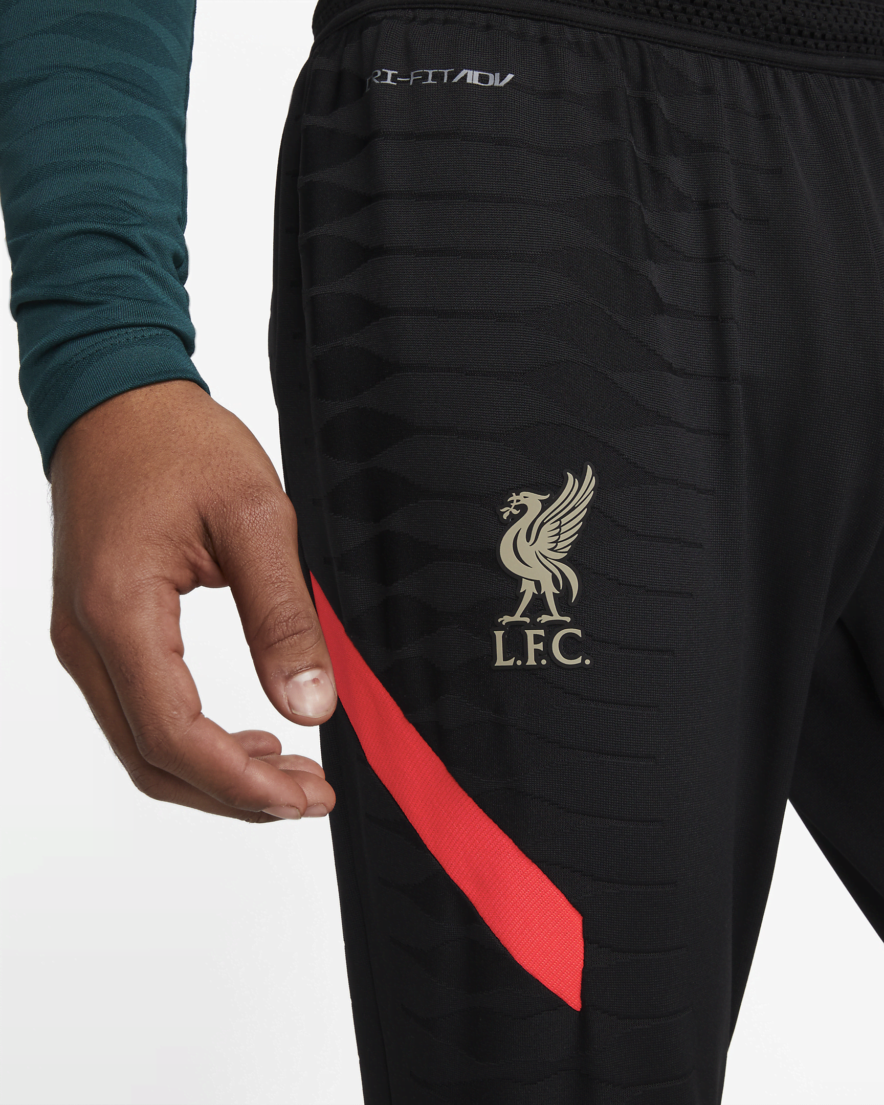 Liverpool F.C. Strike Elite Men's Nike Dri-FIT ADV Football Pants. Nike AE