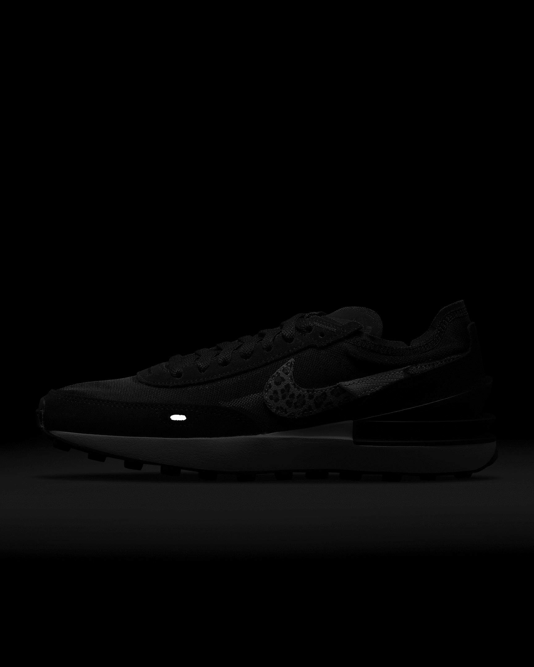 Nike Waffle One SE Women's Shoes. Nike DK