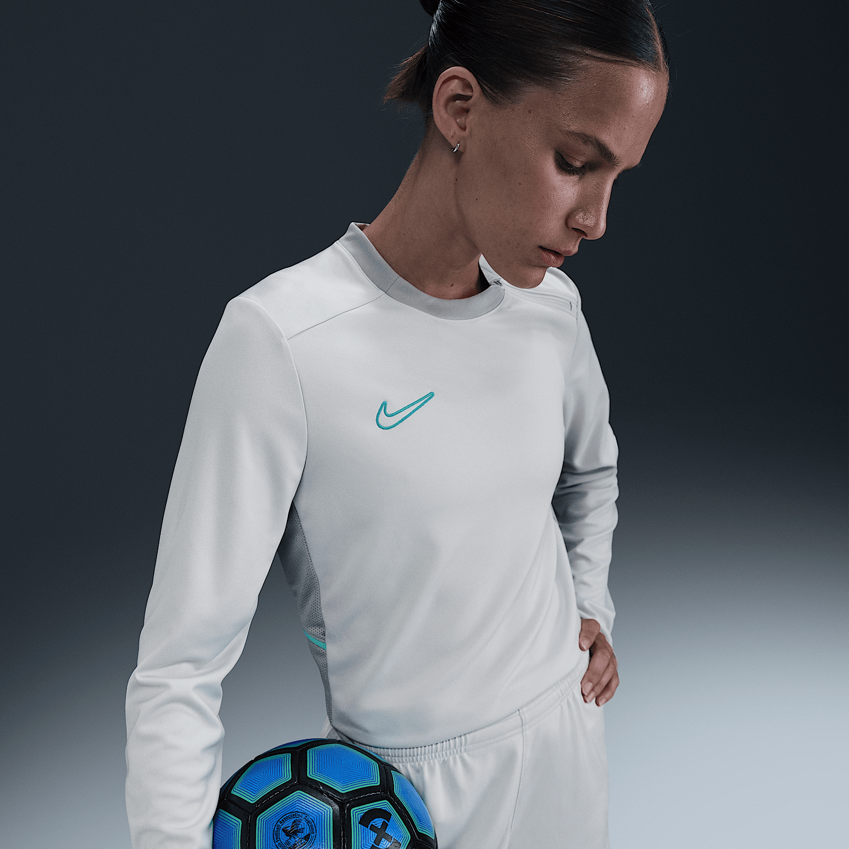 Nike Academy Women's Dri-FIT Crew-Neck Long-Sleeve Football Top